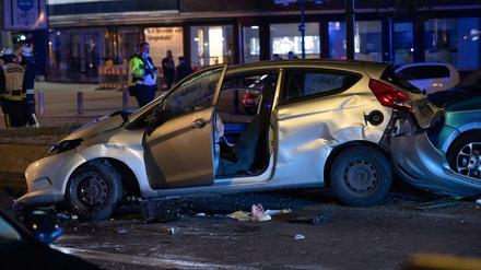 Die Fahrerin dieses Kleinwagens ist dauerhaft schwerstbehindert, nachdem ihr auf dem Ku'damm ein Raser in einem 500 PS starken BMW ins Auto gekracht war.
