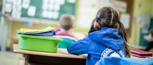 Schülerinnen und Schüler einer Grundschule.