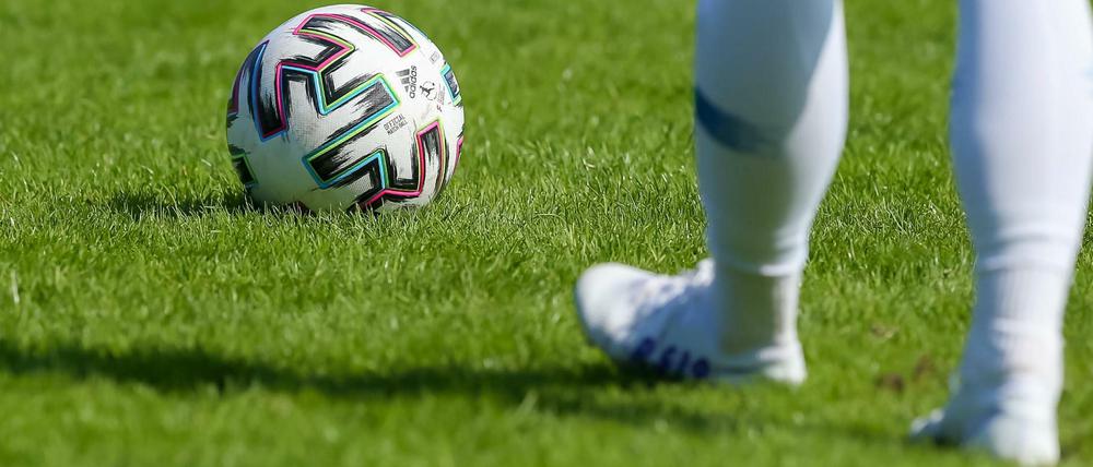 Anstoß. Ziel der Academy ist es, den Weg zu größerer Gerechtigkeit und Diversität innerhalb des Frauen- und Männerfußballs zu professionalisieren.