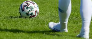 Anstoß. Ziel der Academy ist es, den Weg zu größerer Gerechtigkeit und Diversität innerhalb des Frauen- und Männerfußballs zu professionalisieren. 