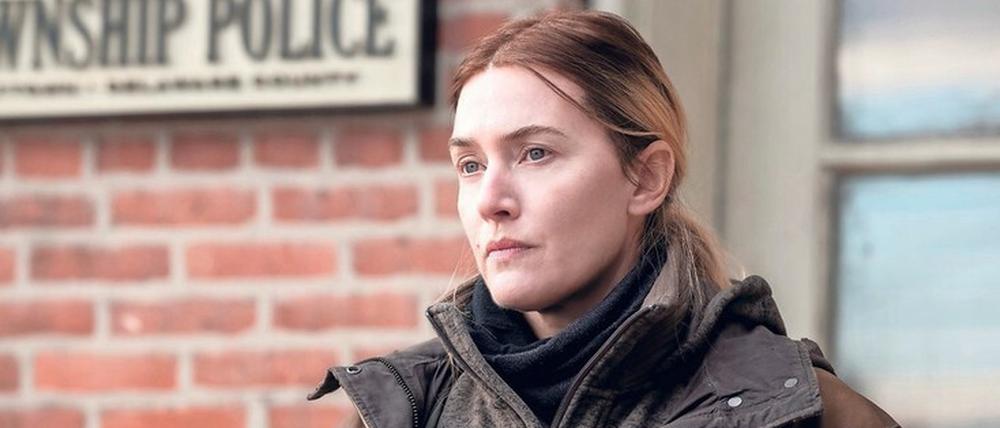 Kleinstadtpolizistin statt Sportstar: Mare Sheehan (Kate Winslet) nimmt das Leben, wie es in dem Vorort von Easttown in Pennsylvania nun einmal ist. 