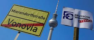 Feindbilder. Menschen demonstrieren gegen "Verdrängung und Mietenwahnsinn" auf dem Alexanderplatz.