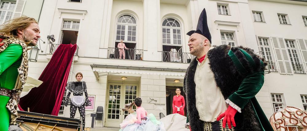 Theater an der freien Luft: Tartuffe oder Das Schwein der Weisen.