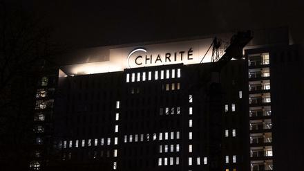 Der Bettenturm am Charité-Campus in Berlin-Mitte ist europaweit bekannt.
