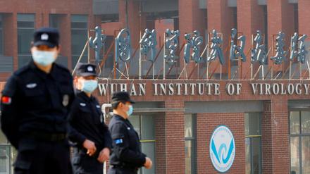 Die chinesische Regierung dementiert, dass das Coronavirus einem Labor in Wuhan entwichen sein könnte.