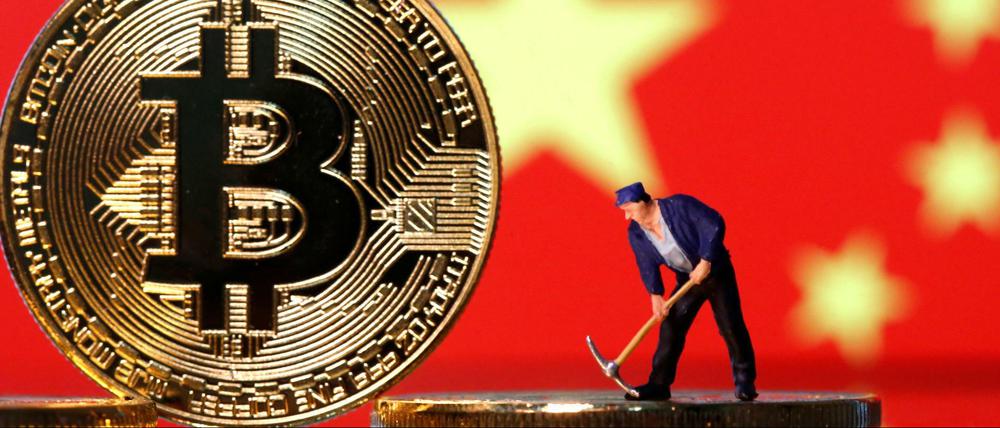 Mit der Spitzhacke hat Bitcoin-Schürfen zwar nichts zu tun, doch das Prinzip ist dasselbe wie bei der Goldsuche. 