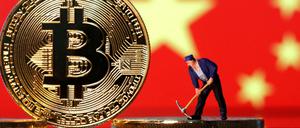Mit der Spitzhacke hat Bitcoin-Schürfen zwar nichts zu tun, doch das Prinzip ist dasselbe wie bei der Goldsuche. 