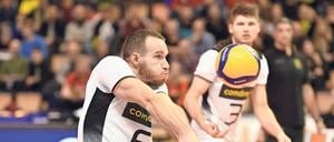 Auch die Volleys-Spieler Denys Kaliberda (vorne) und Ruben Schott in den nächsten fünf Wochen dabei.