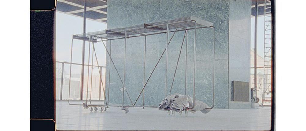 Szene aus Rosa Barbas Film „Plastic Limits – For the Projection of Other Architectures“.