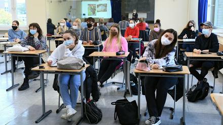 Volle Klassenstärke vielerorts. Schulen in Deutschland kehren zum Regelbetrieb zurück.