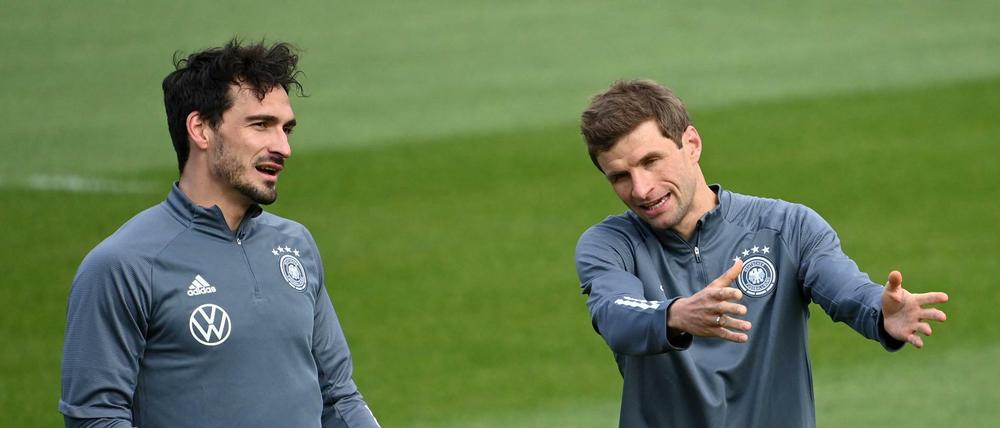 Mats Hummels (links) und Thomas Müller sind nach langer Pause zurück in der Nationalmannschaft.