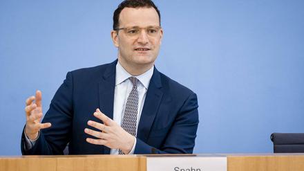 Hier nehmen und woanders wieder geben? Die Pflegereform von Jens Spahn steht in der Kritik.