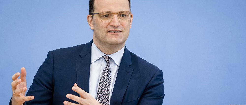 Hier nehmen und woanders wieder geben? Die Pflegereform von Jens Spahn steht in der Kritik.