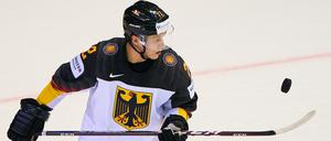 Der nachgereiste Dominik Kahun darf gegen die USA nach seiner Quarantäne zum ersten Mal bei dieser WM mitspielen.