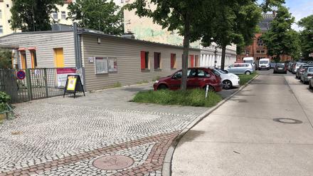 Keine Einfahrt in die Kita, sondern ein Radweg in den Park. 
