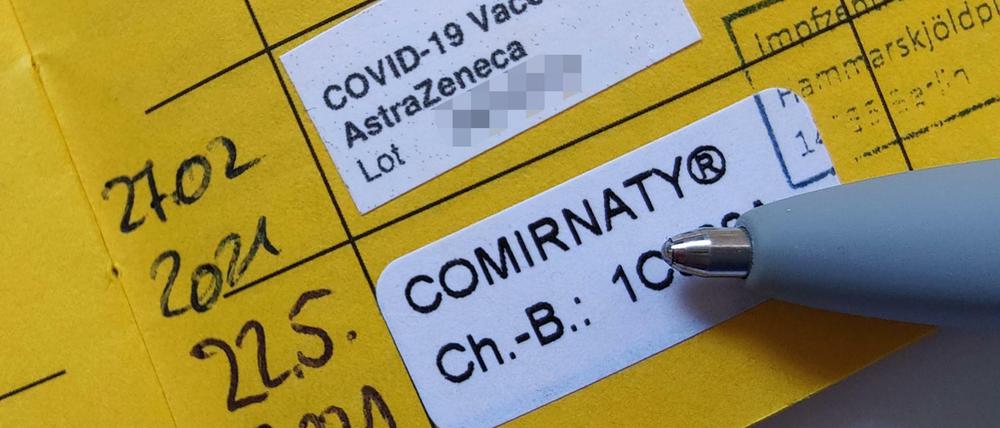 Zwei Impfungen, zwei verschiedene Impfstoff-Hersteller: Der Charité zufolge ist das völlig unbedenklich.