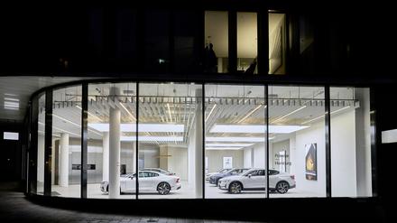 Ist das Kunst? Keine Galerie, sondern ein Polestar-"Space" in Hamburg. Auch in Berlin geht die Volvo-Tochter jetzt an den Start. Foto: promo