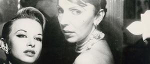Ulrike Ottinger, Ohne Titel (Tabea Blumenschein und Claudia Skoda), Silbergelatine-Vintageprint, 1976.