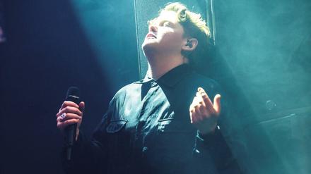 Höhere Mächte diktieren mir. Kae Tempest 2020 beim Music Festival von BBC Radio 6 im Londoner Roundhouse.