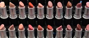 Individualität für alle. Influencerinnen empfehlen auch gerne Lippenstifte.