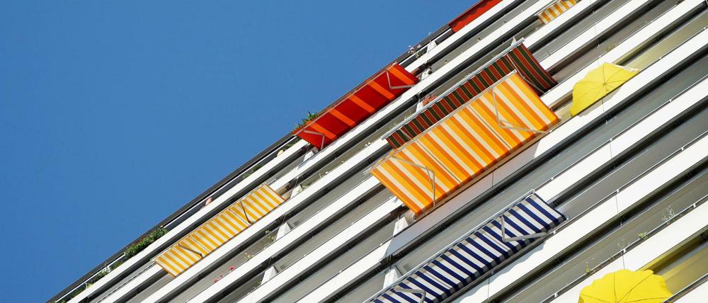 Wohnraum in Berlin ist knapp. Die rot-rot-grüne Koalition will deshalb auch gegen Leerstand schärfer vorgehen.