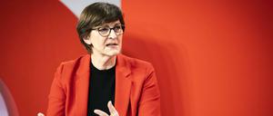 SPD-Chefin Saskia Esken kritisiert Annalena Baerbock für ihren Vorstoß zu CO2-Emmissionen.