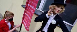 Sag mir, wo Marlene ist: Die Dietrich in Pose.