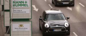 Ein Feinstaubfresser steht in Stuttgart, zum die Atemluft zu reinigen.