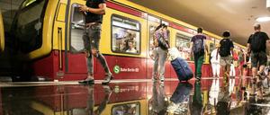 Seit zehn Monaten läuft das Vergabeverfahren für die S-Bahn, es geht um bis zu elf Milliarden Euro.