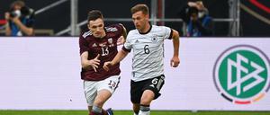 Ein Mann für viele Rollen. Joshua Kimmich (r.) war schon Innen- und Außenverteidiger, spielt aber am liebsten im zentralen Mittelfeld.