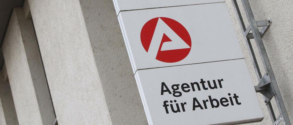 Eine Sparkassen-Analyse bewertet den Anstieg der Arbeitslosenzahlen in Berlin als „außergewöhnlich drastisch“.