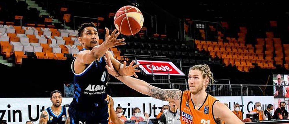 Schick gemacht. Maodo Lo steht mit Alba im Finale.