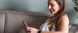 Beim Live-Shopping präsentieren Hersteller ihre Produkte in Video-Streams.