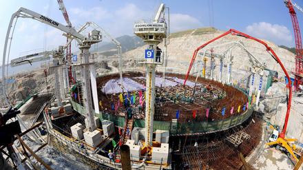 Das Taishan-Kernkraftwerk Nr. 1, ein Kernkraftwerk der dritten Generation eines chinesisch-französischen Joint Ventures in der südchinesischen Provinz Guangdong, im Bau.