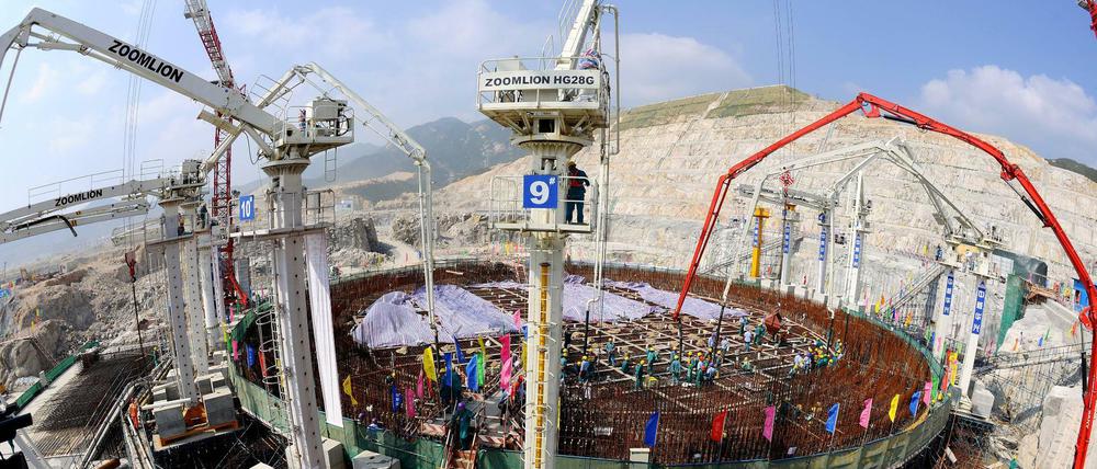Das Taishan-Kernkraftwerk Nr. 1, ein Kernkraftwerk der dritten Generation eines chinesisch-französischen Joint Ventures in der südchinesischen Provinz Guangdong, im Bau.