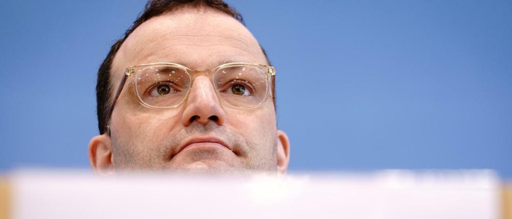 Jens Spahn (CDU), Bundesminister für Gesundheit, gibt eine Pressekonferenz zur Entwicklung in der Corona-Pandemie.