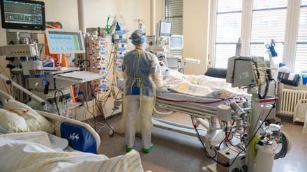 Das Bundesgesundheitsministerium von Jens Spahn wollte mit fast 14.000 Intensivbetten für 700 Millionen Euro helfen. Doch wurde das Geld wirklich dafür verwendet?