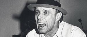Reden, reden, reden. Joseph Beuys, vermutlich 1974 in New York.