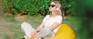Kopfhörer auf, ab in den Park. Mit unseren Tipps genießen sie den Sommer auch musikalisch.