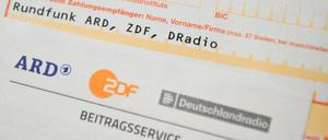 Ein Überweisungsträger für die Rundfunkgebühren.