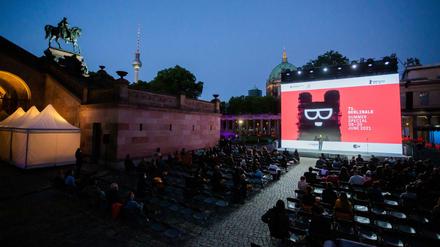 Kino mittendrin: Das Berlinale-Freiluftkino auf der Museumsinsel.