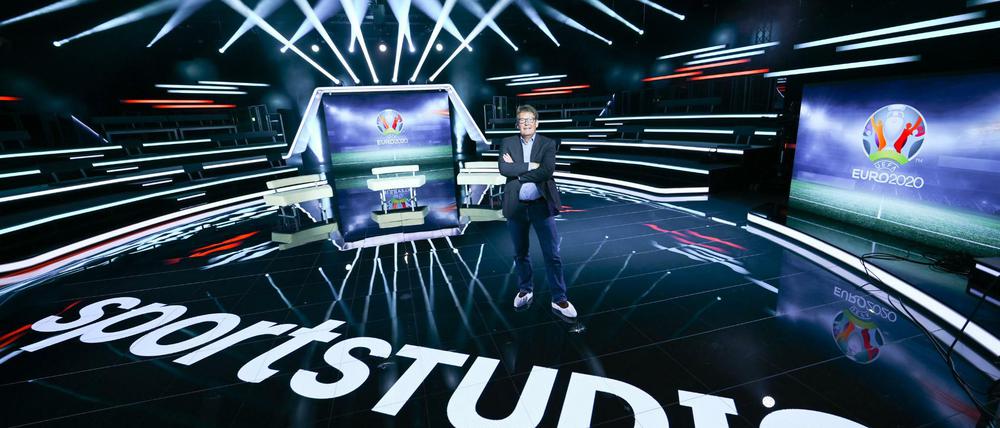 Thomas Fuhrmann, Sportchef des ZDF, nimmt in der "sportstudio-Arena" auf dem ZDF-Gelände in Mainz-Lerchenberg an einem Pressetermin teil.