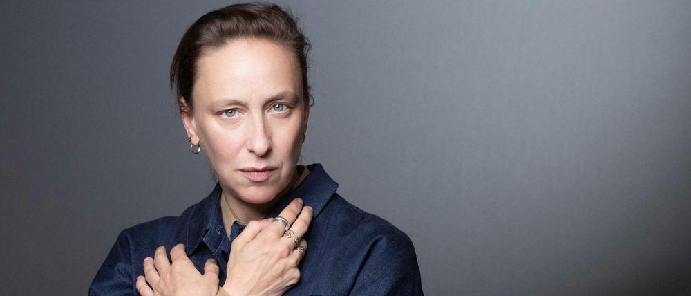 Céline Sciamma inszeniert in "Petite Maman" die Begegnung einer Achtjährigen mit ihrer eigenen Mutter als ebenfalls achtjähriges Mädchen. 
