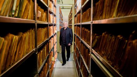 Zu den Akten gelegt. Roland Jahn wickelt die Stasi-Unterlagen-Behörde ab.