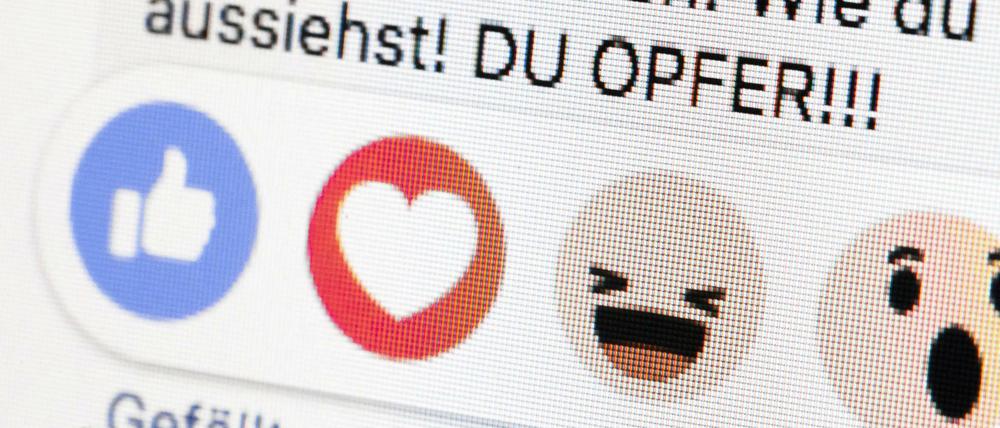 Hauptsache persönlich - und am besten auf Distanz: Soziale Medien erleichtern feindselige Äußerungen ungemein.