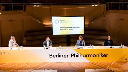 Auf der Bühne des Kammermusiksaals wurde das Programm präsentiert.
