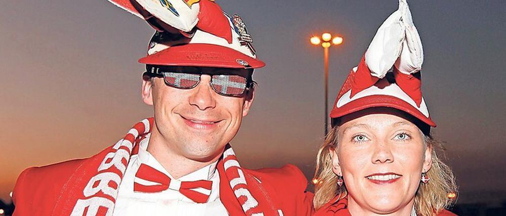Die Hüte haben sie erfunden. Und lächeln und gut kicken können sie in Dänemark auch.