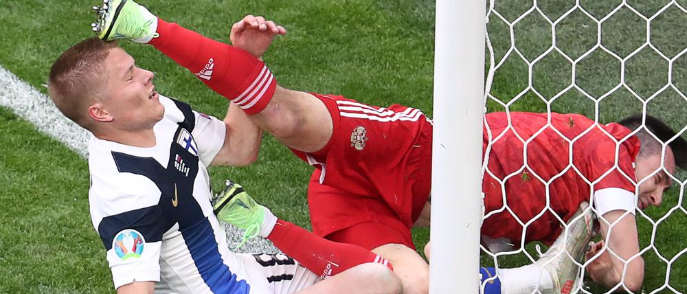 Kein Spiel für Feinschmecker. Finnland Uronen und Russland Karavaev im "Zweikampf".