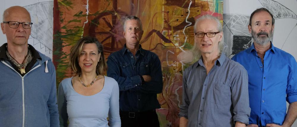 Fünf für die Kunst. Günther-Jürgen und Ulrike Klein, Win Knowlton, Robert Farrar und Achim Krämer laden zum „Volkstata“ in die Schöneberger Galerie Zwitschermaschine ein.