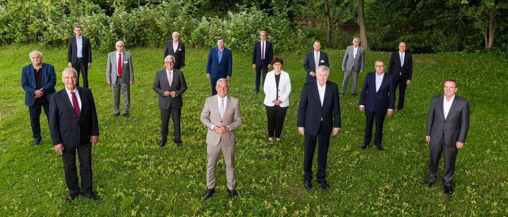 Die Innenminister und Innensenatoren der Länder und des Bundes, mit Ausnahme des Innensenators von Berlin, treffen sich in Rust.